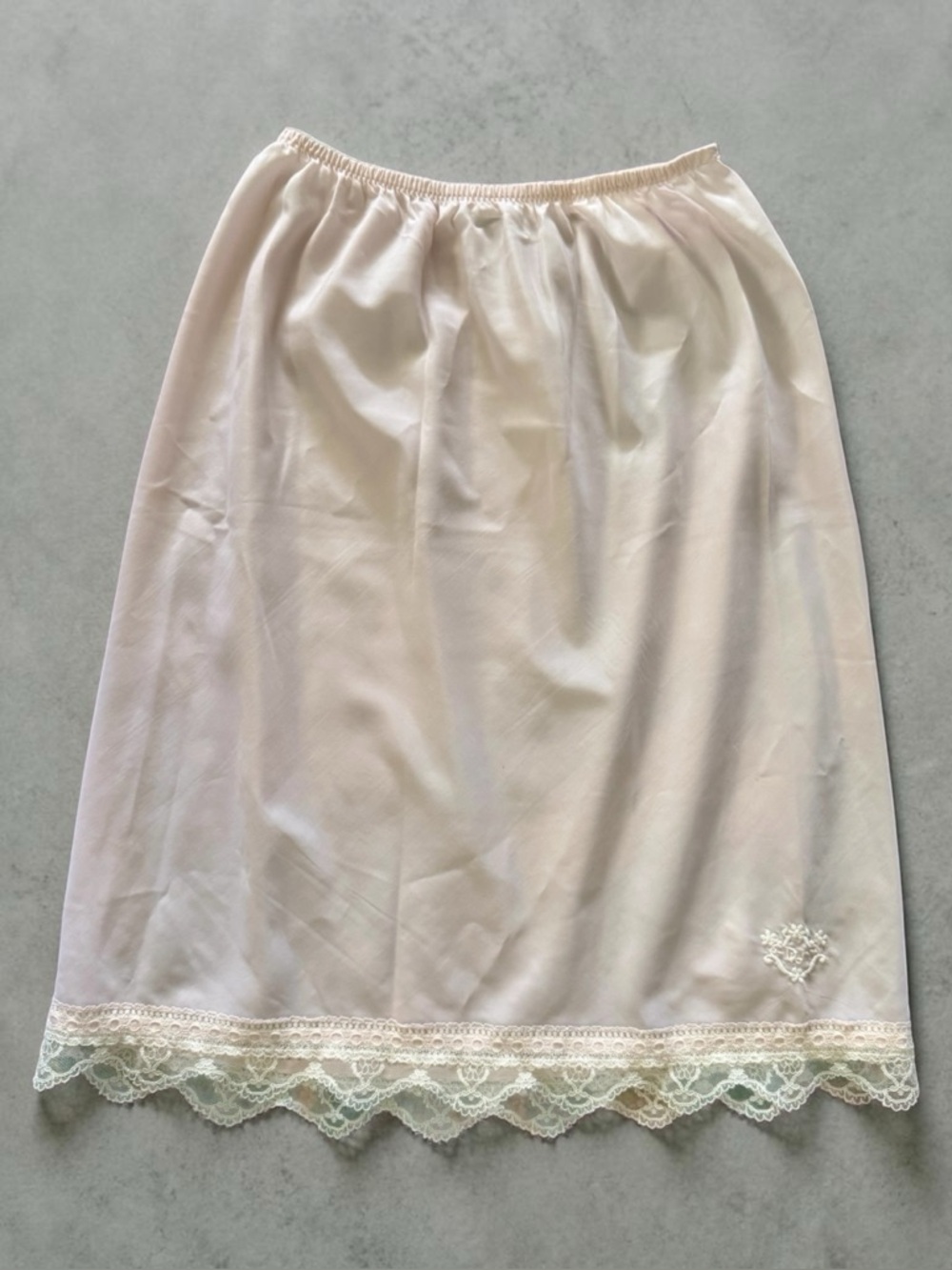 Pending Vtg 80s CHRISTIAN DIOR Blush Pink Half Sz M Slip Lace Embroidered Logo